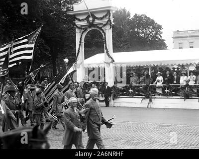 Confederate Reunion: Parade Reviewing stand ca. 1917 Stock Photo