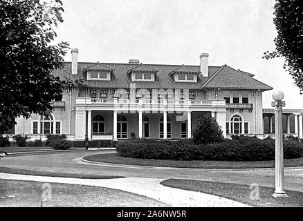 Columbia Country Club in Chevy Chase, Maryland ca. 1919 Stock Photo