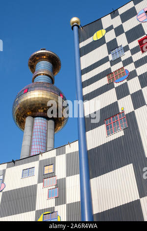 Spittelau incineration plant (Müllverbrennungsanlage Spittelau), District heating plant, designed by Hundertwasser, Spittelau, Vienna, Austria. Stock Photo