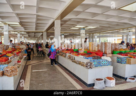 food on market stall in Siyob Bazaar, Samarkand, Uzbekistan, Central Asia Stock Photo