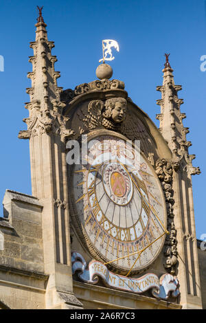 The sundial designed by Sir Christopher Wren on the Codrington Library in the North Quadrangle of All Souls College, Oxford Stock Photo