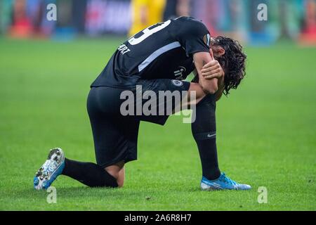 Frankfurt, Deutschland. 25th Oct, 2019. after the victory of Eintracht Frankfurt Goncalo PACIENCIA (F) aggravates over his performance, angry, angry, anger, wrathful, angry, anger, frustrated, frustrated, late, whole figure, Soccer Europa League, group stage, group F, matchday 3, Eintracht Frankfurt (F) - Standard Luettich (Luettich) 2: 1, on 24.10.2019 in Frankfurt/Germany. | Usage worldwide Credit: dpa/Alamy Live News Stock Photo