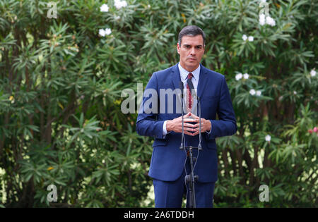 Spain Prime minister Pedro Sanchez speaks to media after his traditional summer meeting with King Felipe Stock Photo