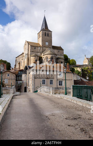 Bridge over the river Gartempe, Montmorillon, France Stock Photo