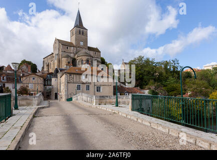 Bridge over the river Gartempe, Montmorillon, France Stock Photo