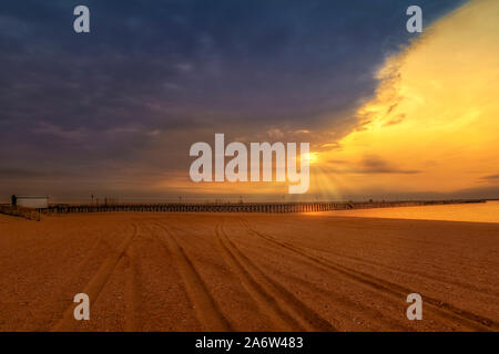 Keansburg Fishing Pier - View to the 2000 foot pier overlooking the Raritan Bay, in the borough of Keansburg in Monmouth County, New Jersey. Stock Photo