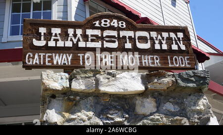 Sign: '1848 Jamestown Gateway to the Mother Lode' in front of the Wild Rose Gift Shop and Gallery. Historic Jamestown, California. Gold Rush country. Stock Photo