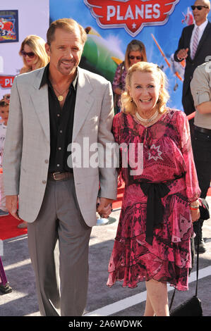 Actress Juliet Mills and her husband Maxwell Caulfield attend the ...