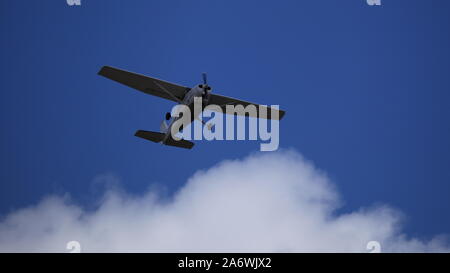 Cessna 172L C-FHNO in flight, August 23, 2019 Stock Photo