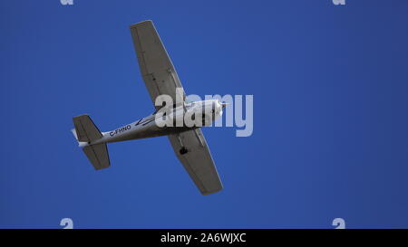 Cessna 172L C-FHNO in flight, August 23, 2019 Stock Photo