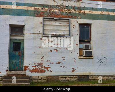 Abandoned carry out store front Stock Photo