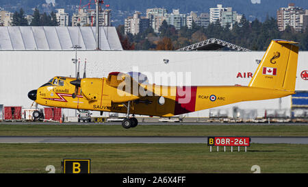 Richmond, British Columbia, Canada. 26th Oct, 2019. A Royal Canadian Air Force (RCAF) de Havilland Canada CC-115 Buffalo search and rescue (SAR) aircraft from 442 Transport and Rescue Squadron takes off from Vancouver International Airport. Credit: Bayne Stanley/ZUMA Wire/Alamy Live News Stock Photo