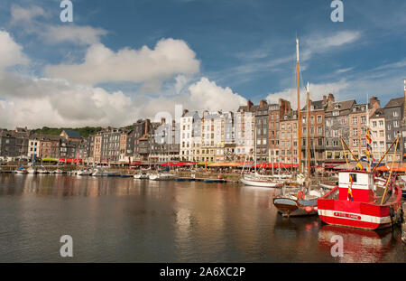 The quai Sainte-Catherine of the old port (le vieux-bassin) of Honfleur, Normandy, France Stock Photo