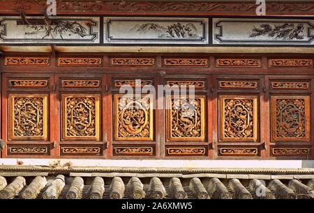 TRADITIONAL ANTIQUE CARVED WOODEN CHINESE WINDOW FRAMES IN HOUSES ALONG ...