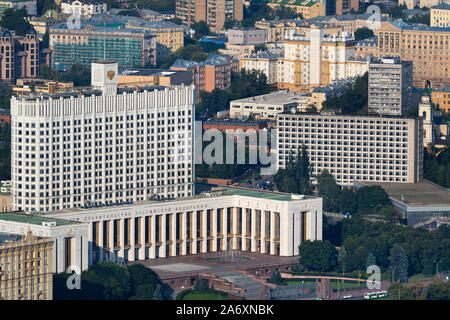 Aerial view of Russian White House (House of the Government of the Russian Federation) and Krasnopresnenskaya embankment in the center  Moscow, Russia Stock Photo