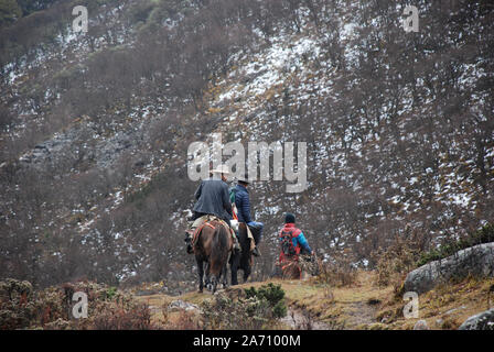 Tibetan horsemen the mountains of western Sichuan in china Stock Photo