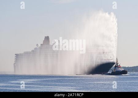 Cruise ship Queen Elizabeth in Kiel harbour Stock Photo