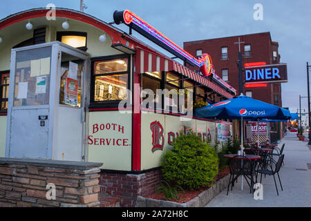 The Boulevard Diner on Shrewsbury Street in Worcester, Massachusetts ...