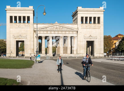 Exterior of the Propylaea building, a city doric gate to the west of Konigsplatz and completed in 1862, Munich, Bavaria, Germany Stock Photo