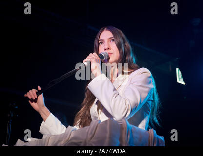 Weyes Blood (Natalie Mering) in concert at Manchester Academy, Uk, 29th October 2019 Stock Photo