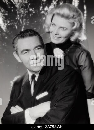 Peter Frankenfeld, deutscher Sänger, Schauspieler und Entertainer, mit Ehefrau Lonny Kellner, Deutschland ca. 1959. German singer, actor and entertainer Peter Frankenfeld with his wife Lonny Kellner, Germany ca. 1959. Stock Photo