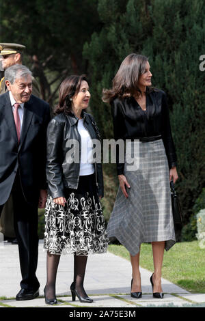 Madrid, Spain; 30/10/2019.- Queen Letizia presides over the delivery of the International Friendship Award (IFA), accompanied by the acting Minister of Defense, Margarita Robles, for the occasion, Queen Letizia has chosen a midi wool skirt with Prince of Wales print and side spikes belonging to the autumn-winter collection of last season from Massimo Dutti.Photo: Juan Carlos Rojas/Picture Alliance | usage worldwide Stock Photo
