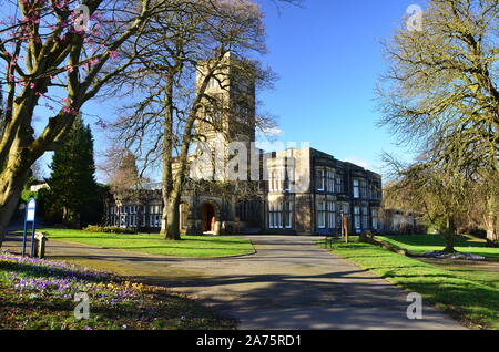 Cliffe Castle, Keighley in Spring, West Yorkshire Stock Photo
