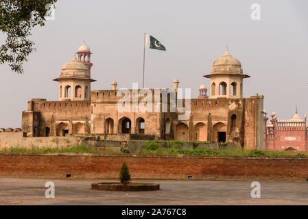 LAHORE, PAKISTAN -SEP 23, 2019:Hazuri Bagh Baradari, between the Badshahi Mosque and Lahore Fort, Lahore, Pakistan Stock Photo