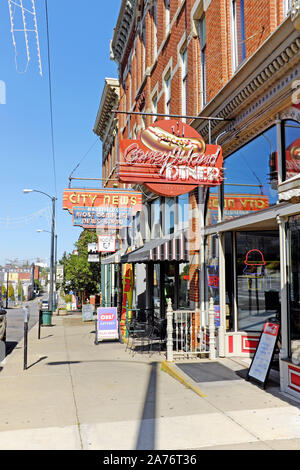 Downtown mansfield ohio street hi-res stock photography and images