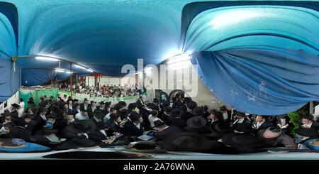 360° View Of Haredim Pray During Tu B'Av, The Hebrew Holiday Of Love In ...