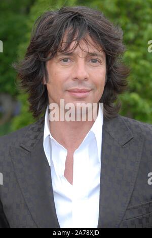 Laurence Llewelyn-Bowen. RHS Chelsea Flower Show, Royal Hospital, Chelsea, London. UK Stock Photo