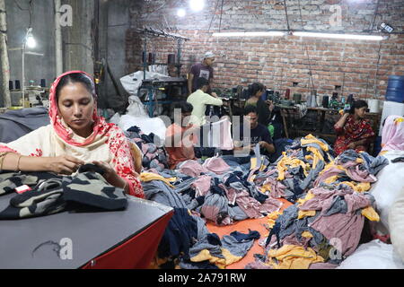 Dhaka Bangladesh 2019 Clothing workers are busy spending time in making winter clothing .Photo:Nazmul Islam/alamy live news Stock Photo