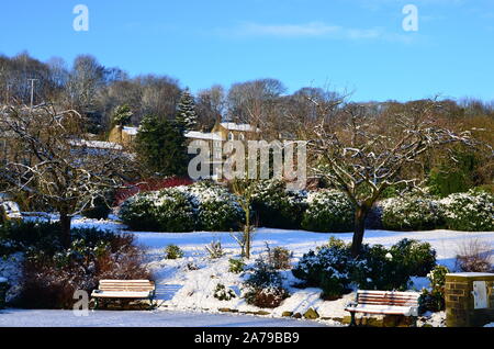 Central Park and 'The Fleece', Haworth, in the snow, Bronte country Stock Photo