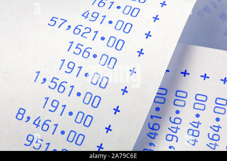 Rechenstreifen mit Zahlen, Symbol für Kosten, Kassenbon, Stock Photo