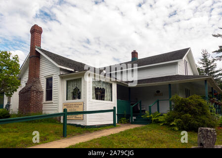 Robert Louis Stevenson cottage at Saranac Lake New York Stock Photo - Alamy