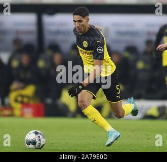 Dortmund, Deutschland. 31st Oct, 2019. firo: 30.10.2019, Football, Football: DFB Pokal, Season 2019/2020, BVB Borussia Dortmund - VfL Borussia Monchengladbach Monchengladbach 2: 1 single action, Achraf Hakimi | usage worldwide Credit: dpa/Alamy Live News Stock Photo