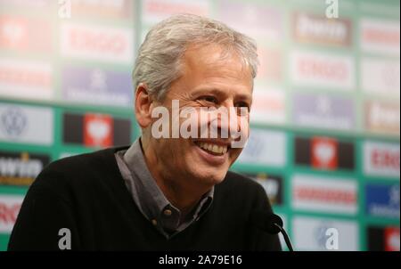 Dortmund, Deutschland. 31st Oct, 2019. firo: 30.10.2019, Football, Football: DFB Pokal, Season 2019/2020, BVB Borussia Dortmund - VfL Borussia Monchengladbach Monchengladbach 2: 1 Portrait, Press Conference, PK, Lucien FAvre | usage worldwide Credit: dpa/Alamy Live News Stock Photo