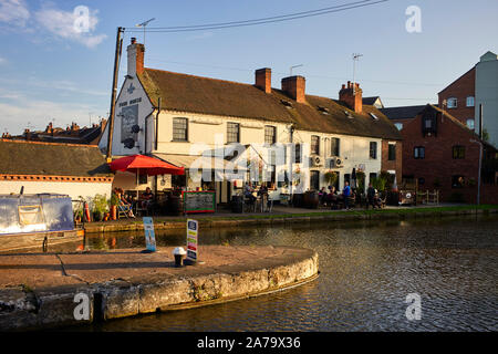 The Cape of Good Hope canalside public house near to Warwick Stock Photo