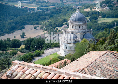 Renaissance Tempio di Santa Maria della Consolazione (Church of Santa Maria della Consolazione) built in XVI century in Todi, Umbria, Italy. August 22 Stock Photo