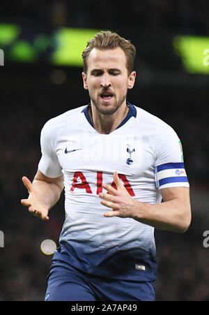 Harry Kane of England running during the FIFA World Cup 2026 Group L