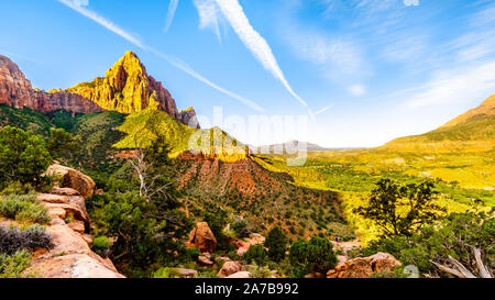 Sunrise over The Watchman peak in Zion National Park in Utah, USA, during an early morning hike on the Watchman Trail.