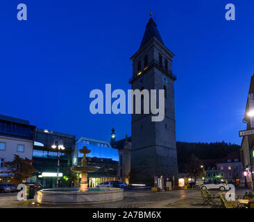 Judenburg: city tower Stadtturm, main square Hauptplatz, fountain in Austria, Steiermark, Styria, Murau-Murtal Stock Photo