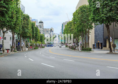 SEoul, South Korea.  Apgucheong-ro, as known as K ROAD in cheongdamdog district, the area populated by high income individuals an upmarket shops. Stock Photo