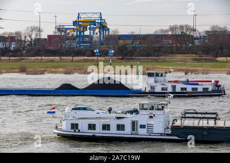 Duisburg, Container Terminal at Logport Hafen, DIT Duisburg Intermodal Terminal GmbH, transhipment of containers to, from ship, road, rail, cargo ship Stock Photo