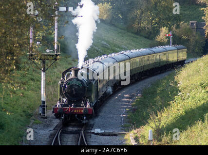 4270 Tank locomotive heading towards Winchcombe Station Stock Photo