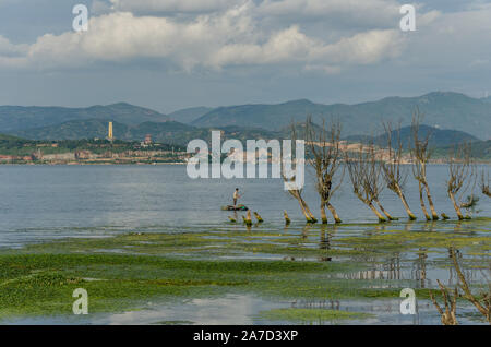 Fishing in ErHai Lake, Dali, Yunnan, China Stock Photo