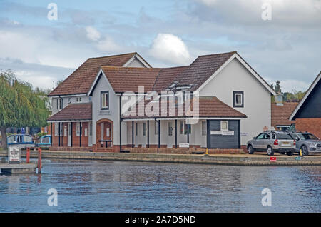 Wroxham Cottage by River Bure Norfolk Broads UK Stock Photo
