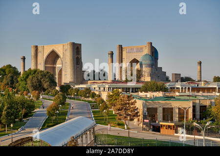 Bibi-Khanym Mosque or Bibi Khanum Mosque, Samarkand, Uzbekistan, Central Asia Stock Photo