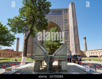 Bibi-Khanym Mosque or Bibi Khanum Mosque, Samarkand, Uzbekistan, Central Asia Stock Photo