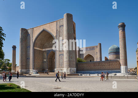 Bibi-Khanym Mosque or Bibi Khanum Mosque, Samarkand, Uzbekistan, Central Asia Stock Photo